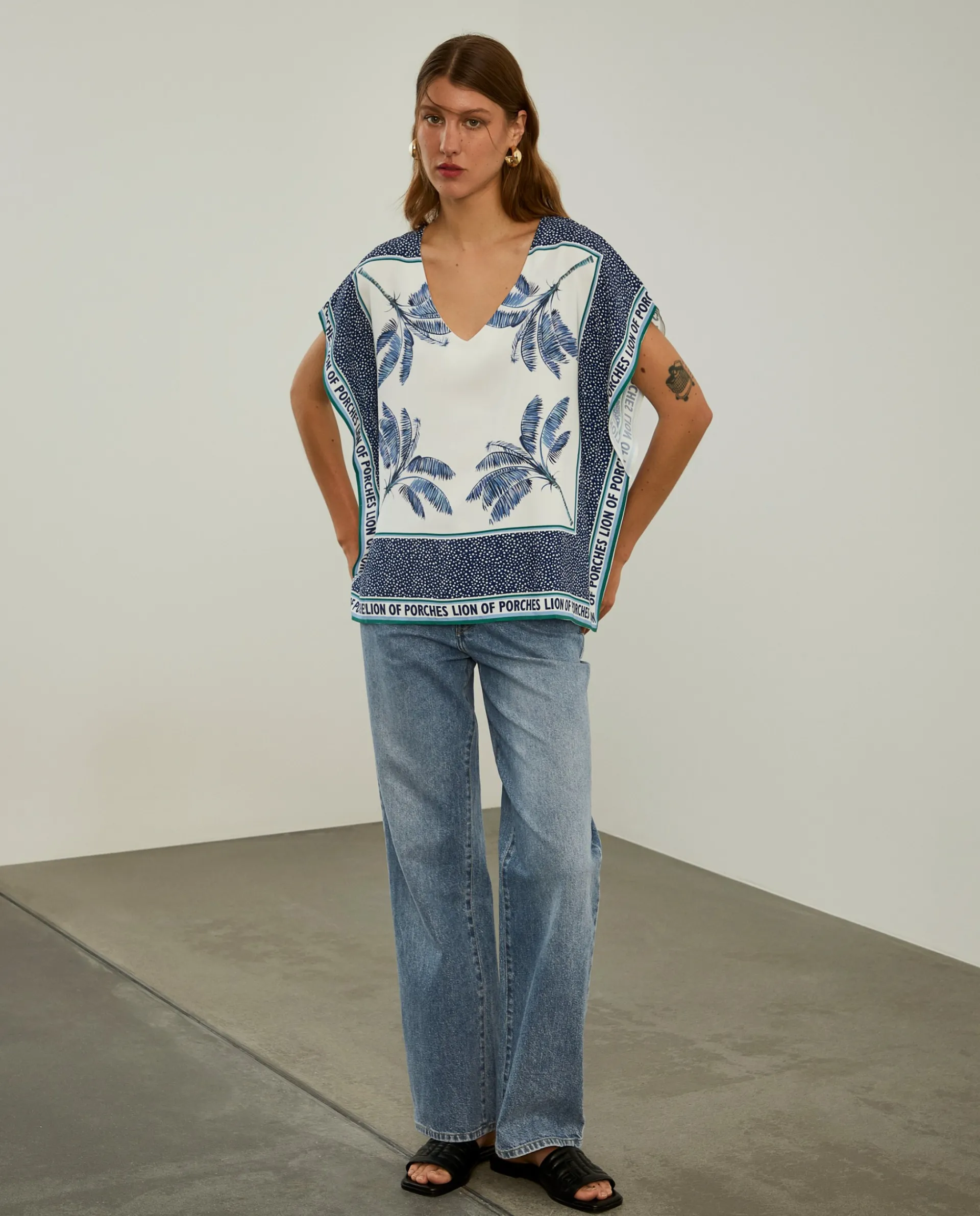 New LION OF PORCHES Blusa poncho com estampado 575 Azul Royal