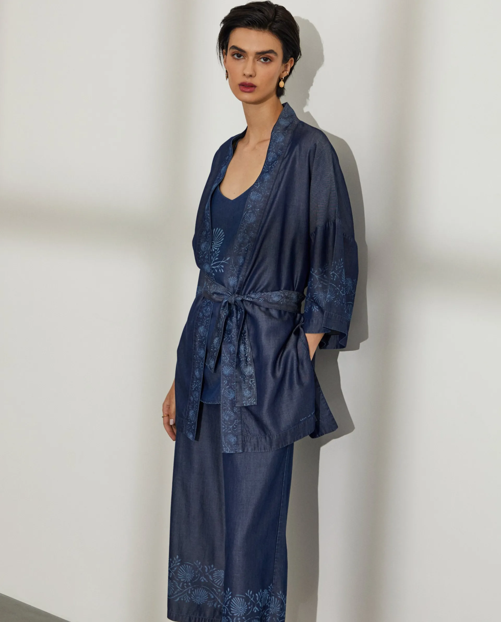 Cheap LION OF PORCHES Kimono para mulher em lyocell estampado com cinto 580 Azul Indigo