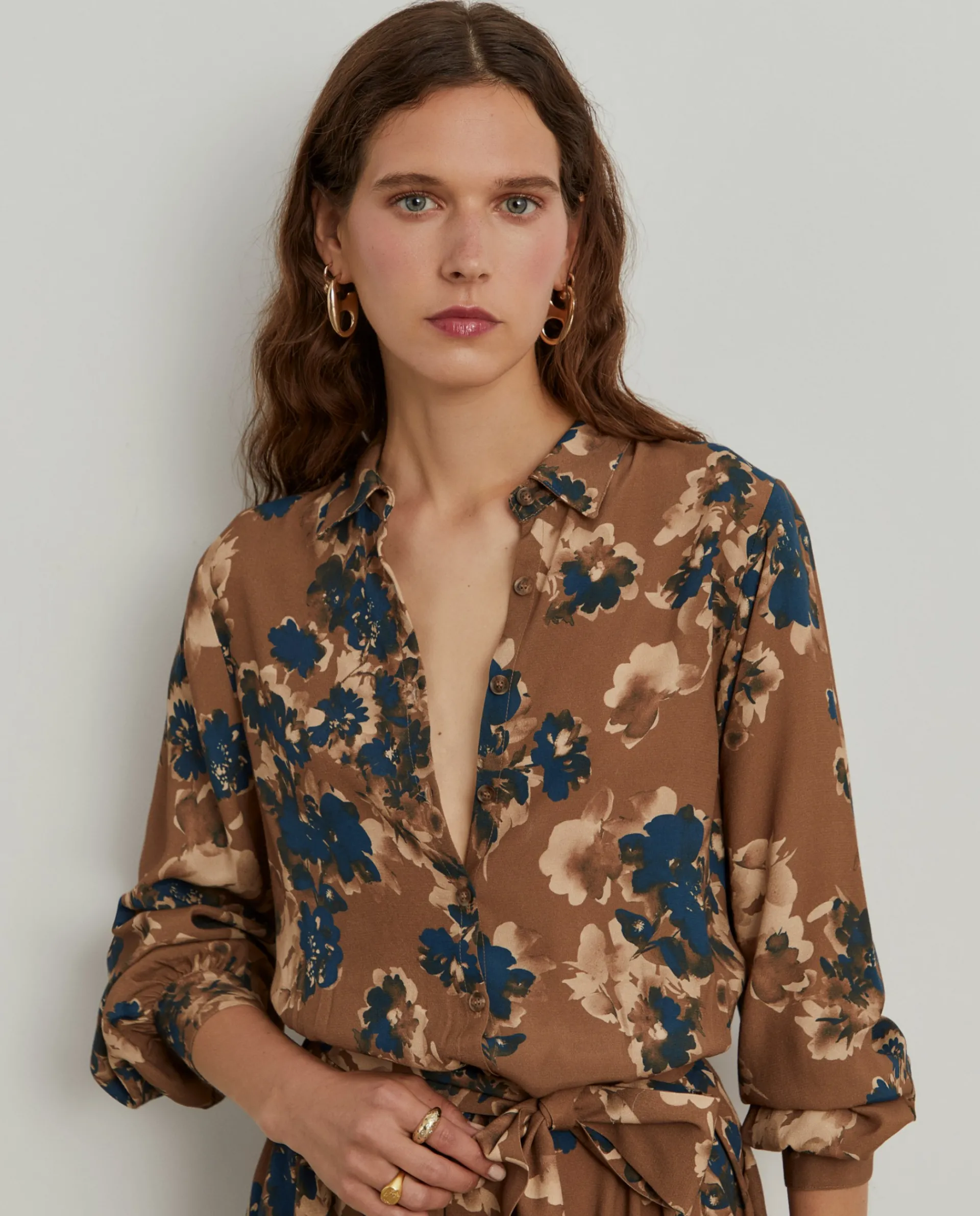 Best LION OF PORCHES Vestido camiseiro floral 090 Bege Camel